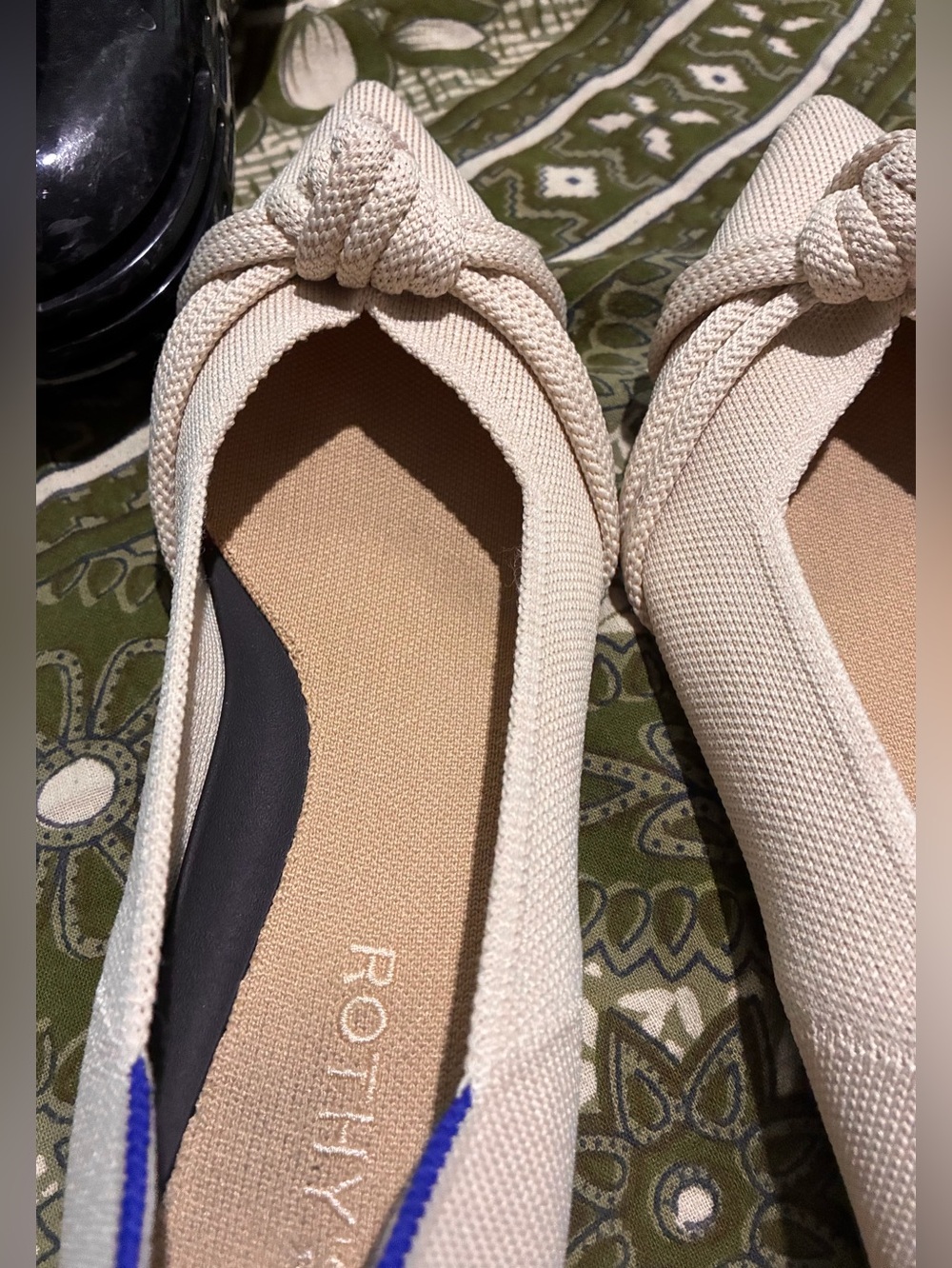 Rothy’s “The Knot 2” size 8.5 US, conch cream w/Blue Back SlipOns. EC. Not worn - Picture 6 of 11